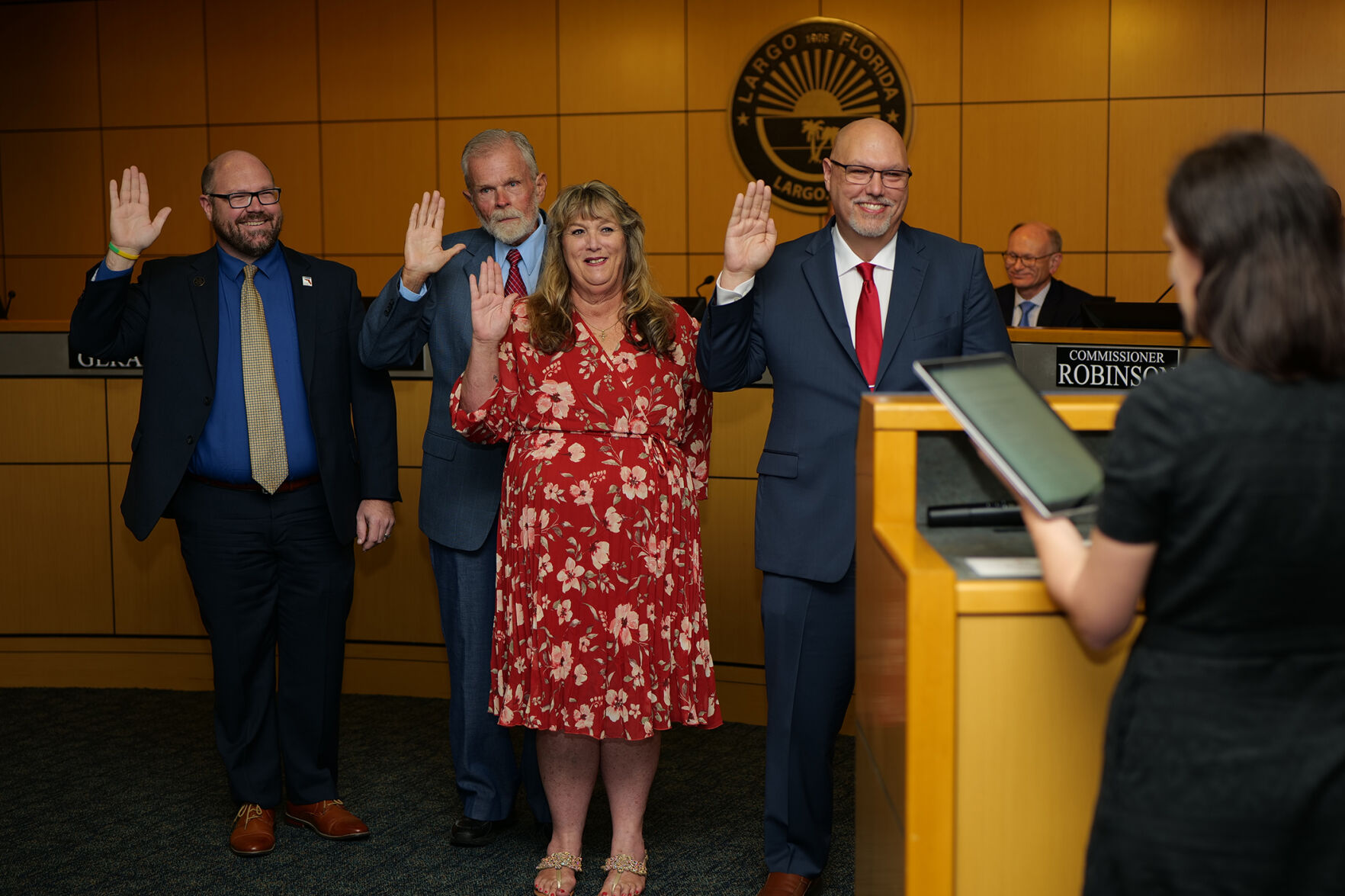 p-LARGObriefs112422-Largo Commissioners Searing In 111522.jpg
